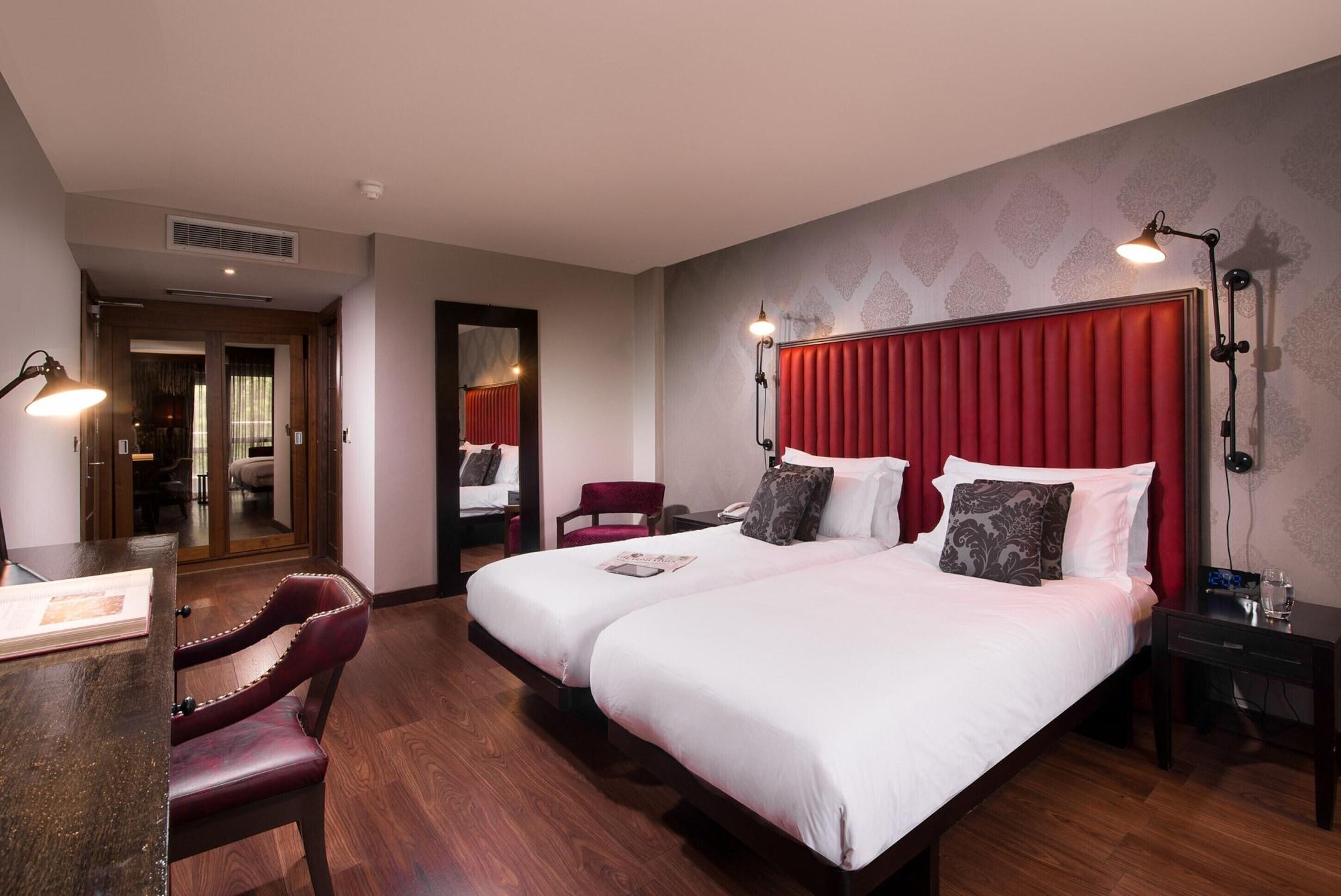 The Twelve Hotel Bearna Esterno foto