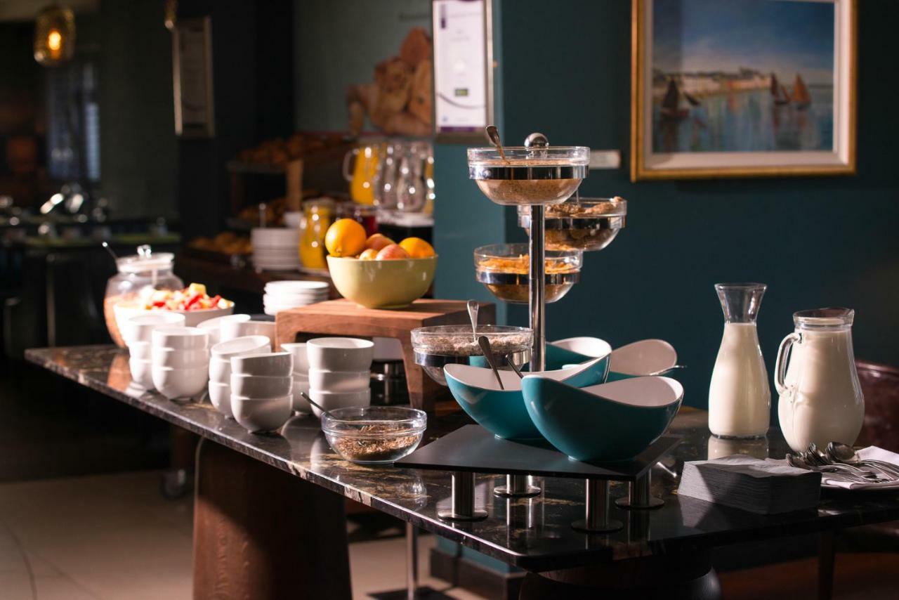 The Twelve Hotel Bearna Esterno foto